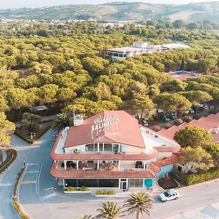منتزه العطل Salinello Village *